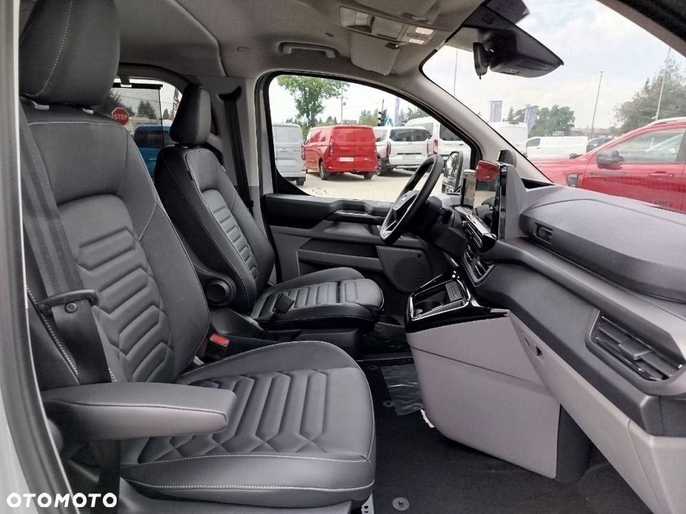 Ford Tourneo Custom 320 L2H1 VA Autm Titanium X - 16
