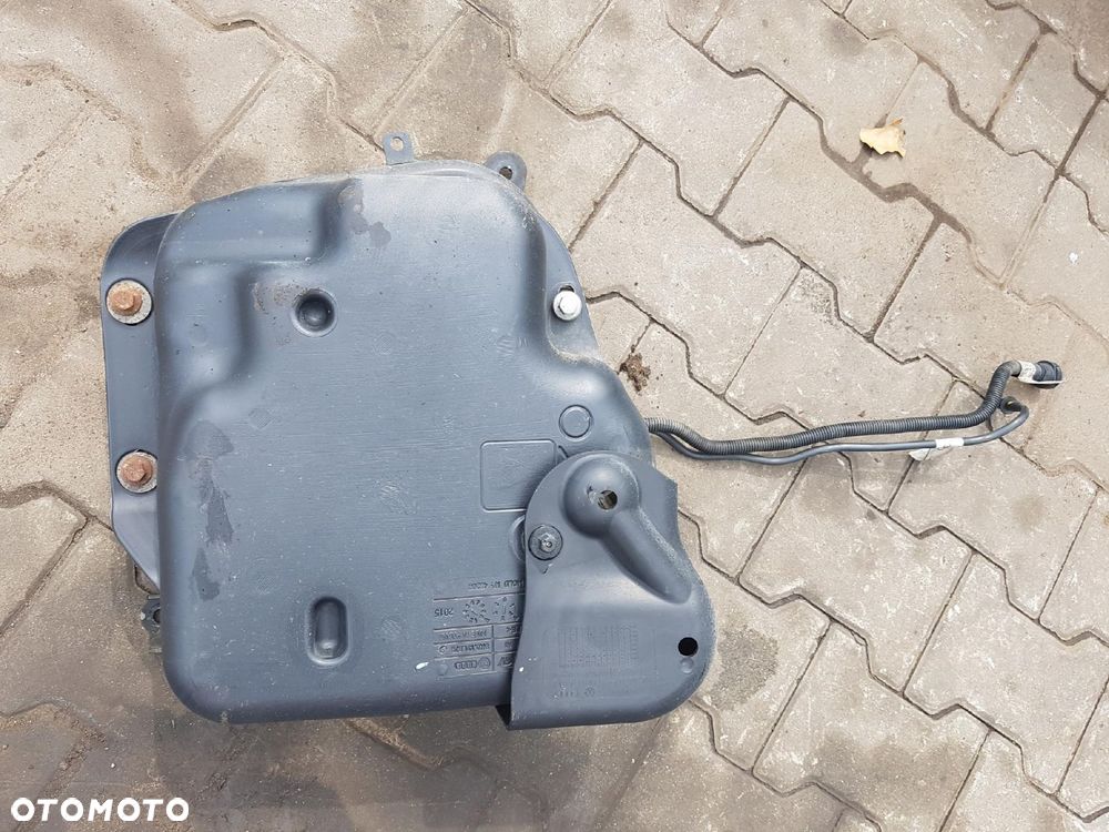 AUDI A4 B8 LIFT 11-15r 2.0 TDI ZBIORNICZEK ZBIORNIK ADBLUE 8K0131878G - 2