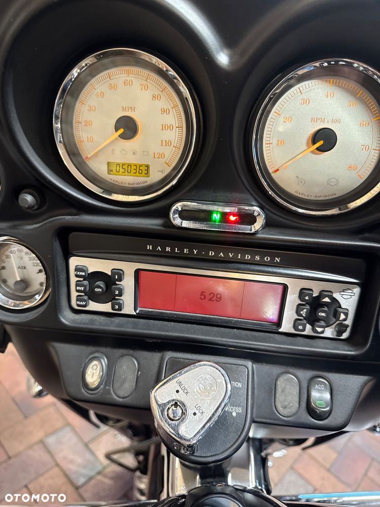 Harley-Davidson Touring Street Glide - 18