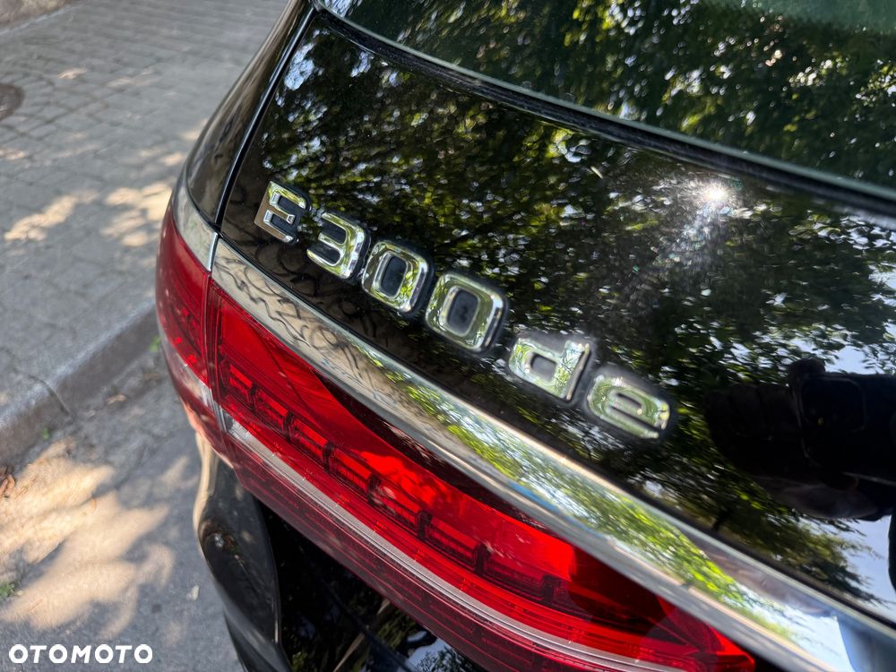 Mercedes-Benz Klasa E 300 de 4Matic 9G-TRONIC Exclusive - 8