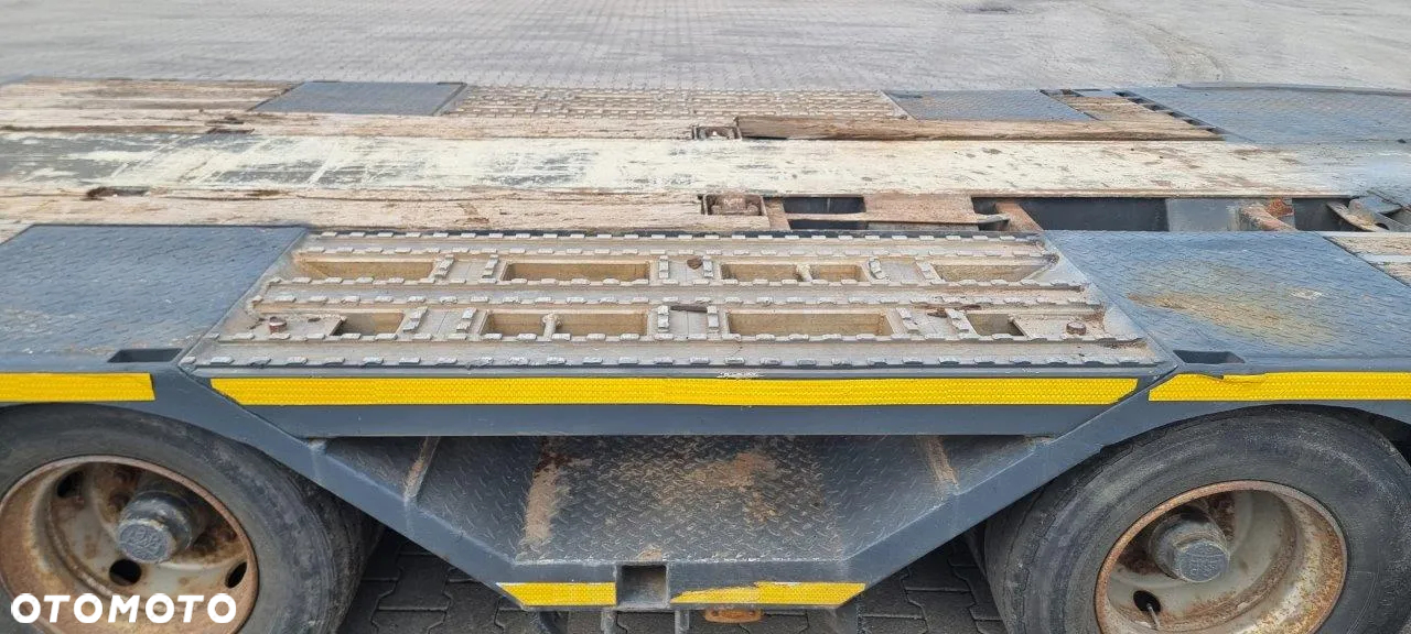 Meusburger Naczepa niskopodwoziowa 3 osiowa Meusburger, zagłębienia, najazdy - 10
