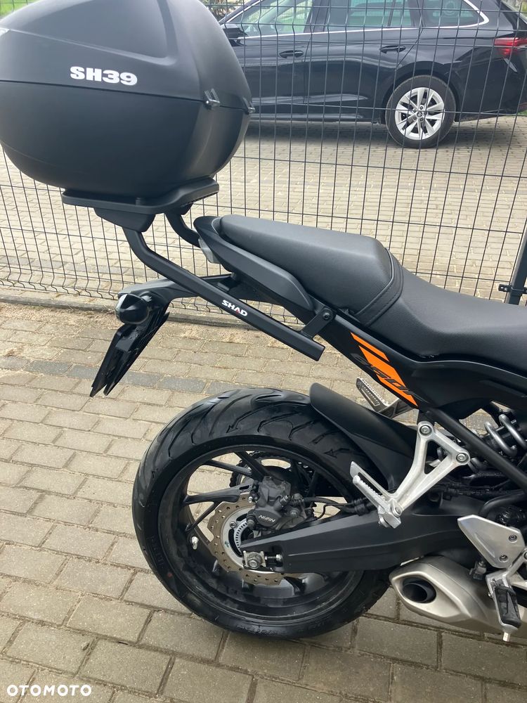 Honda CB - 16