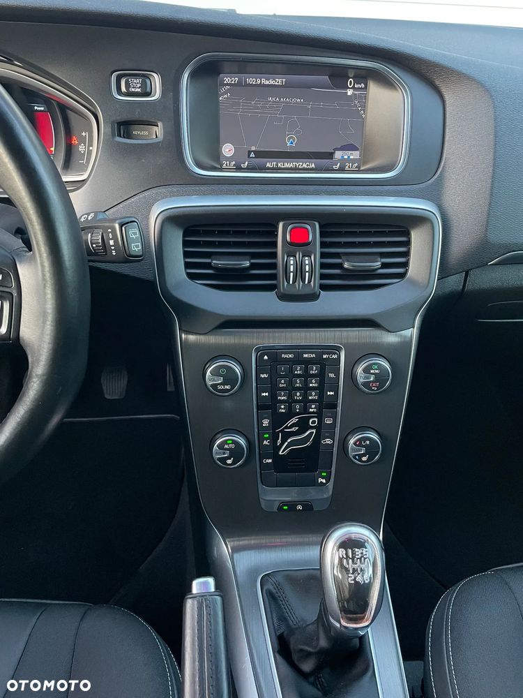 Volvo V40 D2 Summum - 26