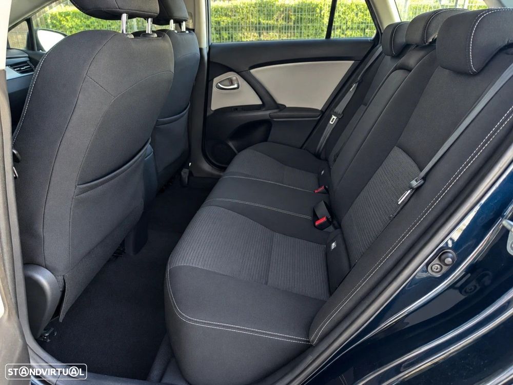 Toyota Avensis Touring Sports 1.6 D-4D Exclusive - 22