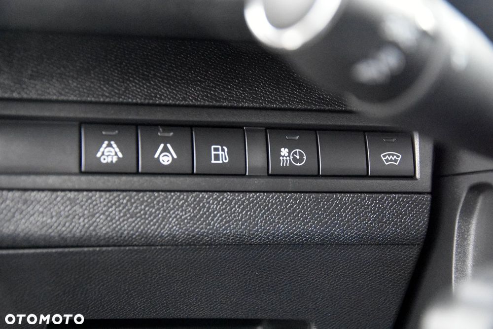 Peugeot 3008 1.6 PureTech HYbrid4 GT Line S&S EAT8 - 25