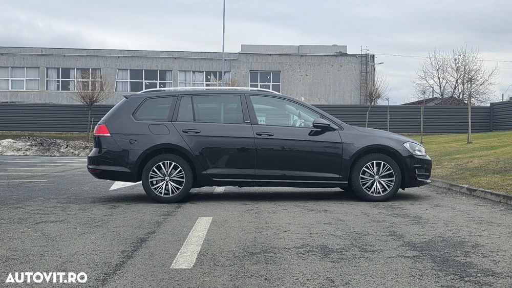 Volkswagen Golf 2.0 TDI Highline - 26