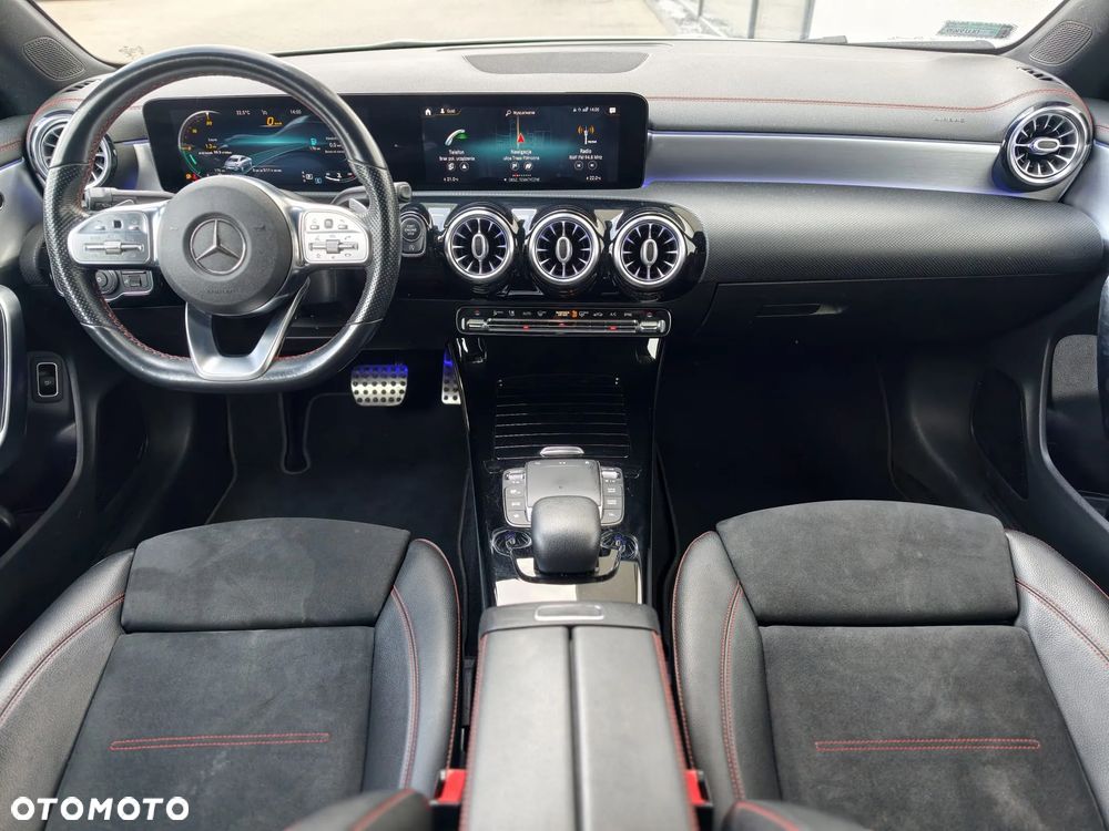 Mercedes-Benz CLA 220 7G-DCT - 7
