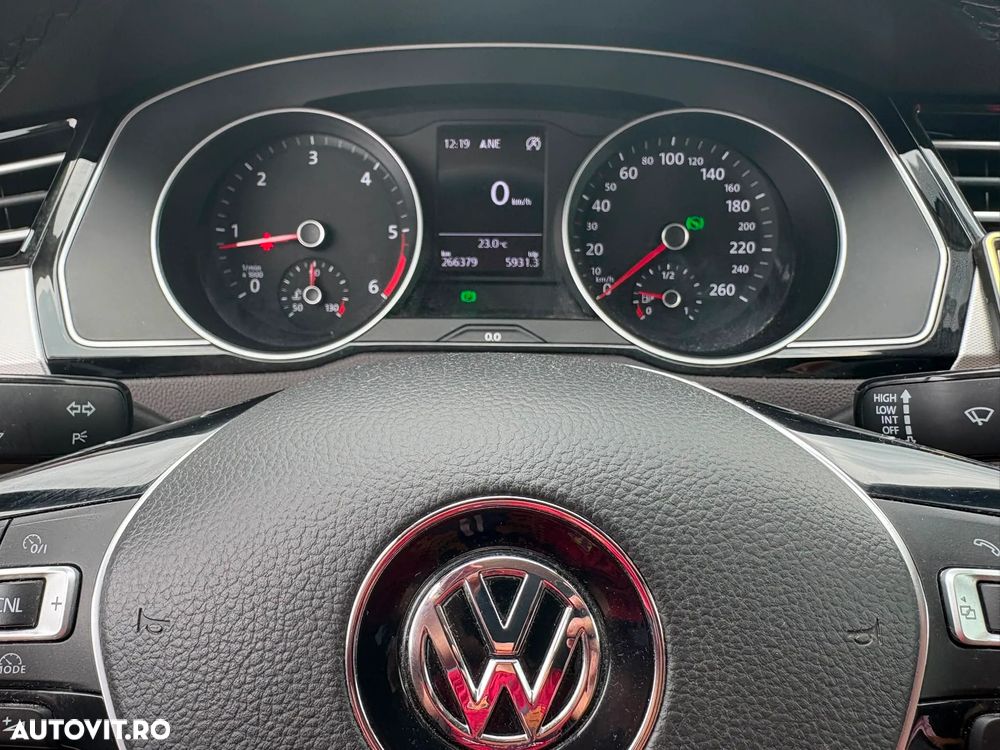 Volkswagen Passat 2.0 TDI DSG Comfortline - 3