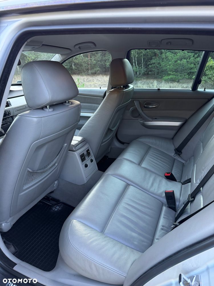 BMW Seria 3 318d - 13
