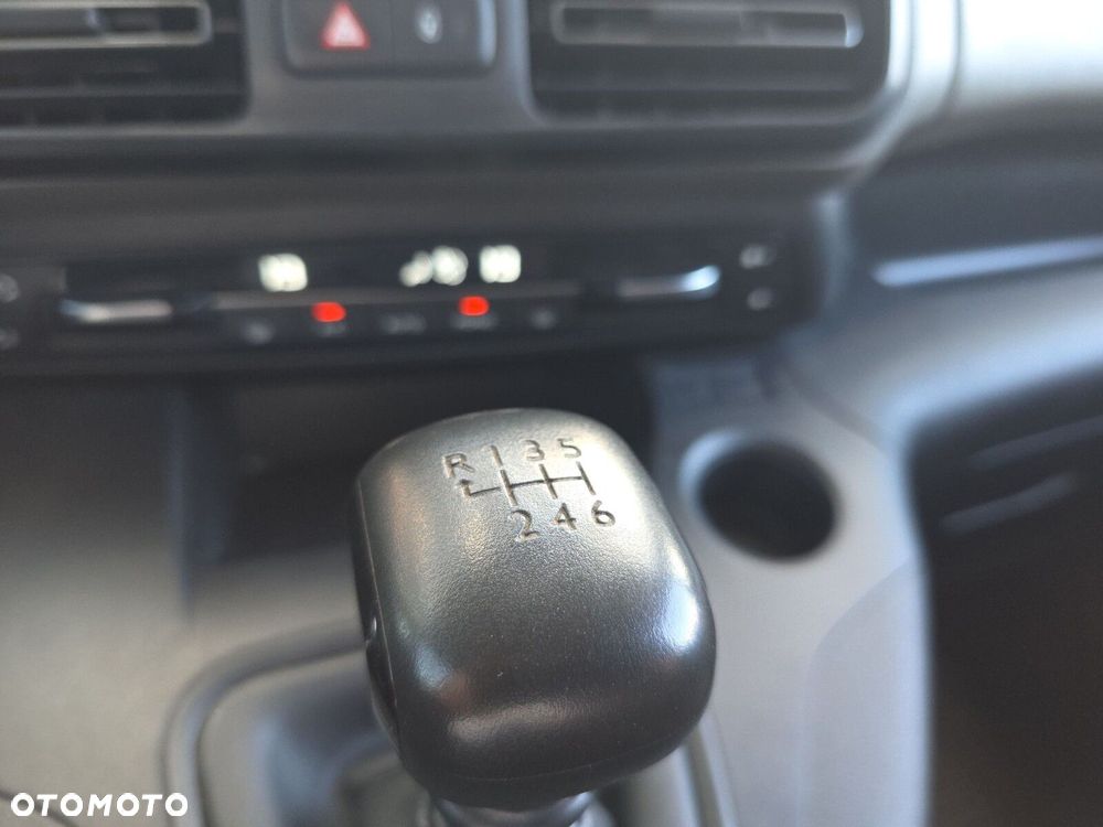 Peugeot Rifter - 23