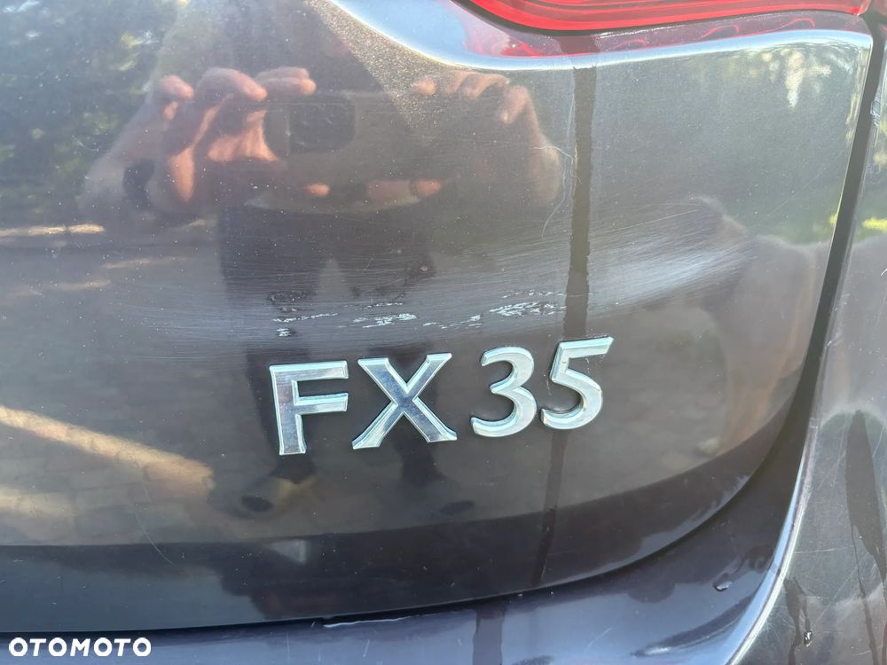 Infiniti FX - 11