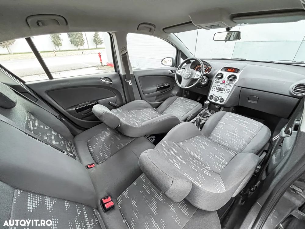 Opel Corsa 1.2 Essentia - 5