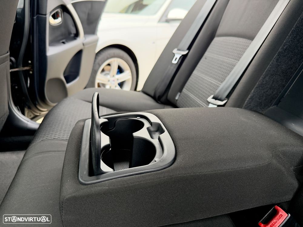 Toyota Avensis SW 2.0 D-4D Exclusive +Navi - 49