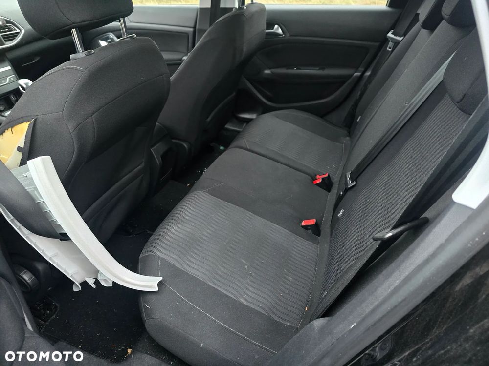 Peugeot 308 PureTech 130 Stop & Start Allure - 17