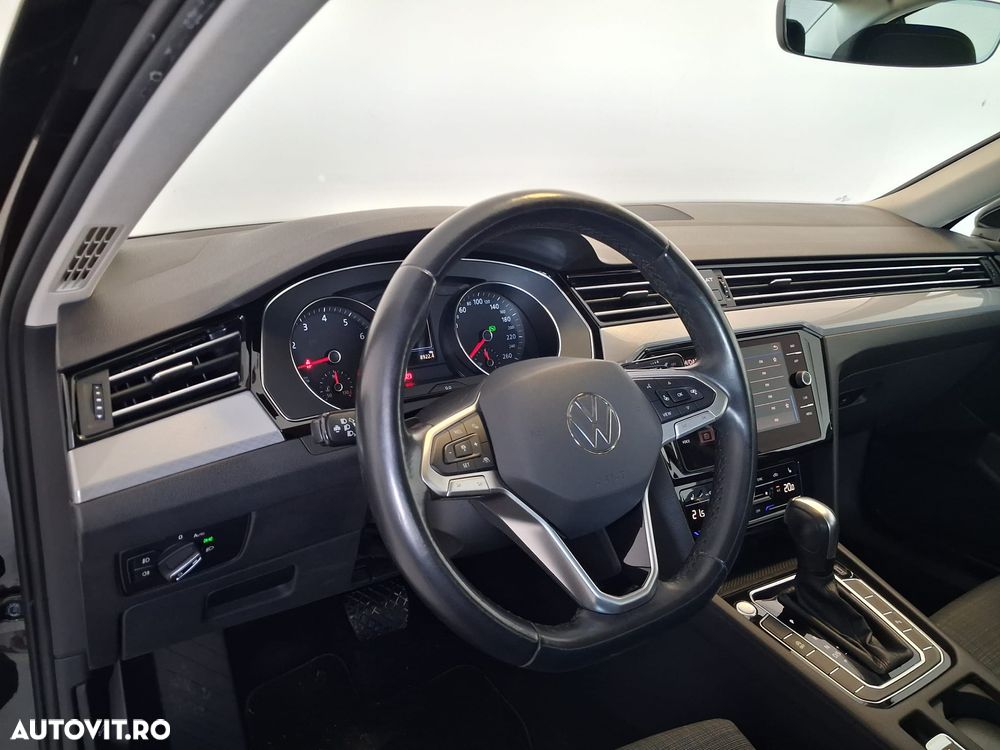 Volkswagen Passat - 30
