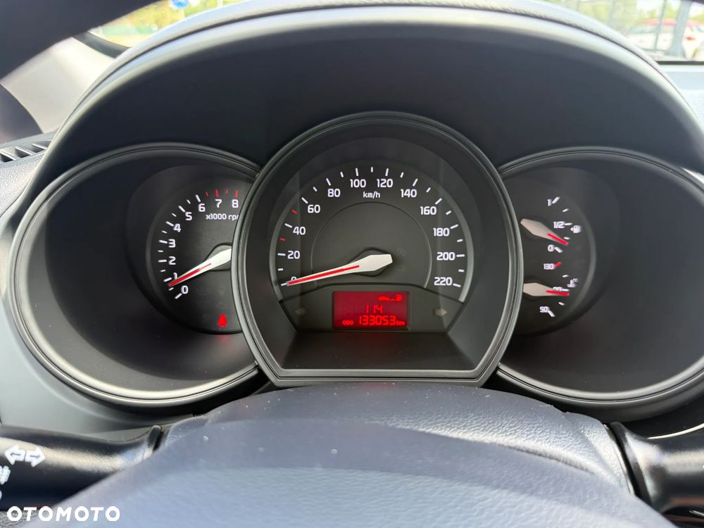 Kia Rio 1.2 Dream Team Edition - 27