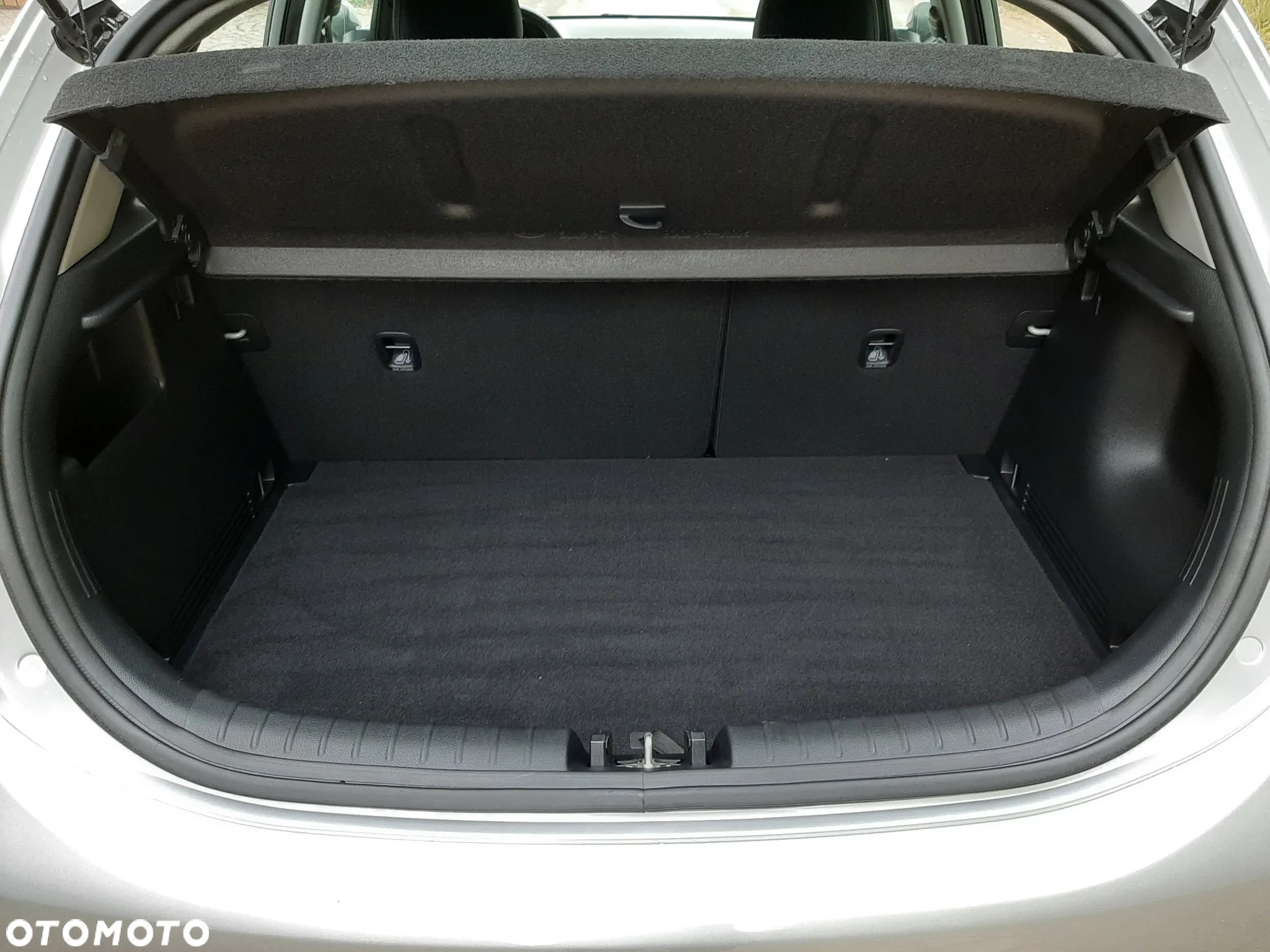 Kia Rio - 16