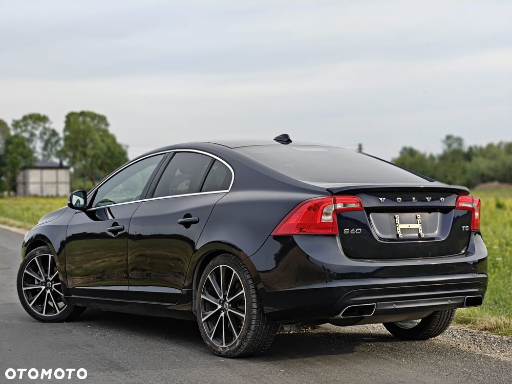 Volvo S60 T5 Drive-E R-Design Momentum - 1