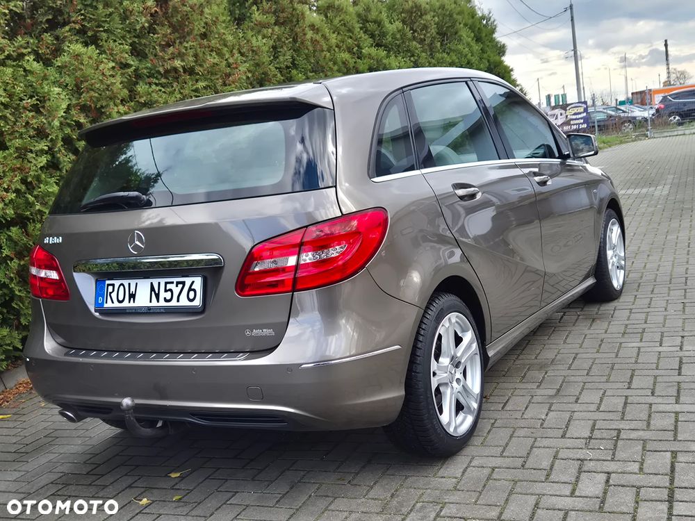 Mercedes-Benz Klasa B 180 7G-DCT UrbanStyle Edition - 11