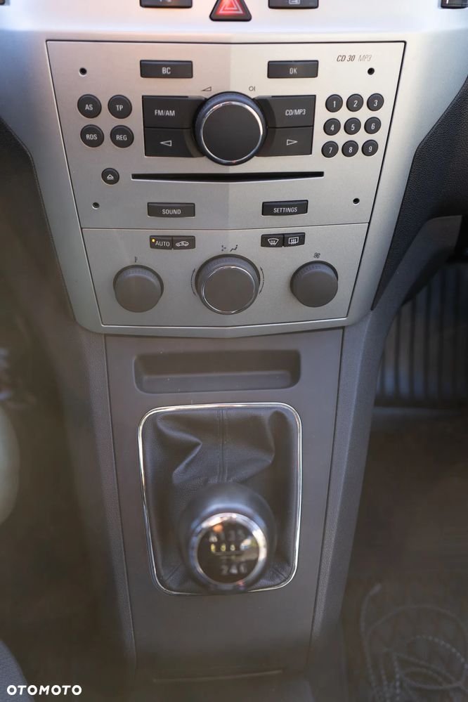 Opel Zafira 1.9 CDTI Essentia - 11