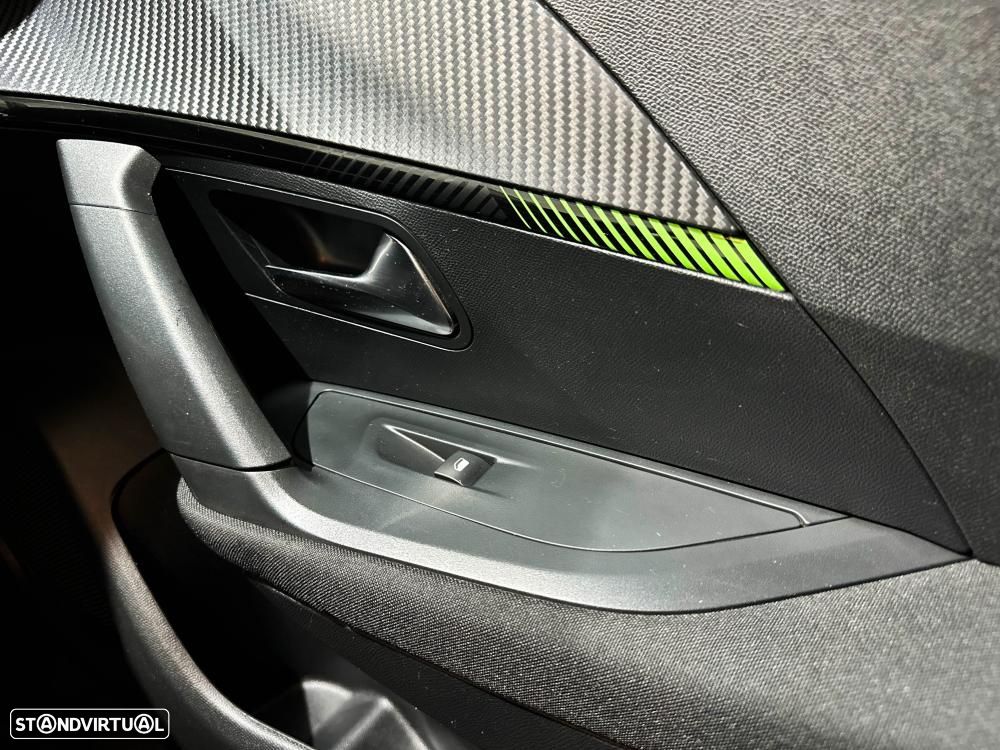 Peugeot 2008 1.2 PureTech Allure Pack - 28