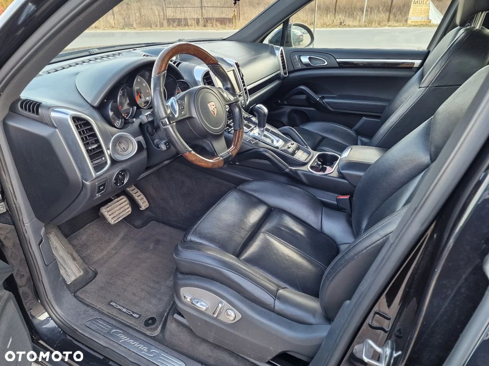 Porsche Cayenne - 6