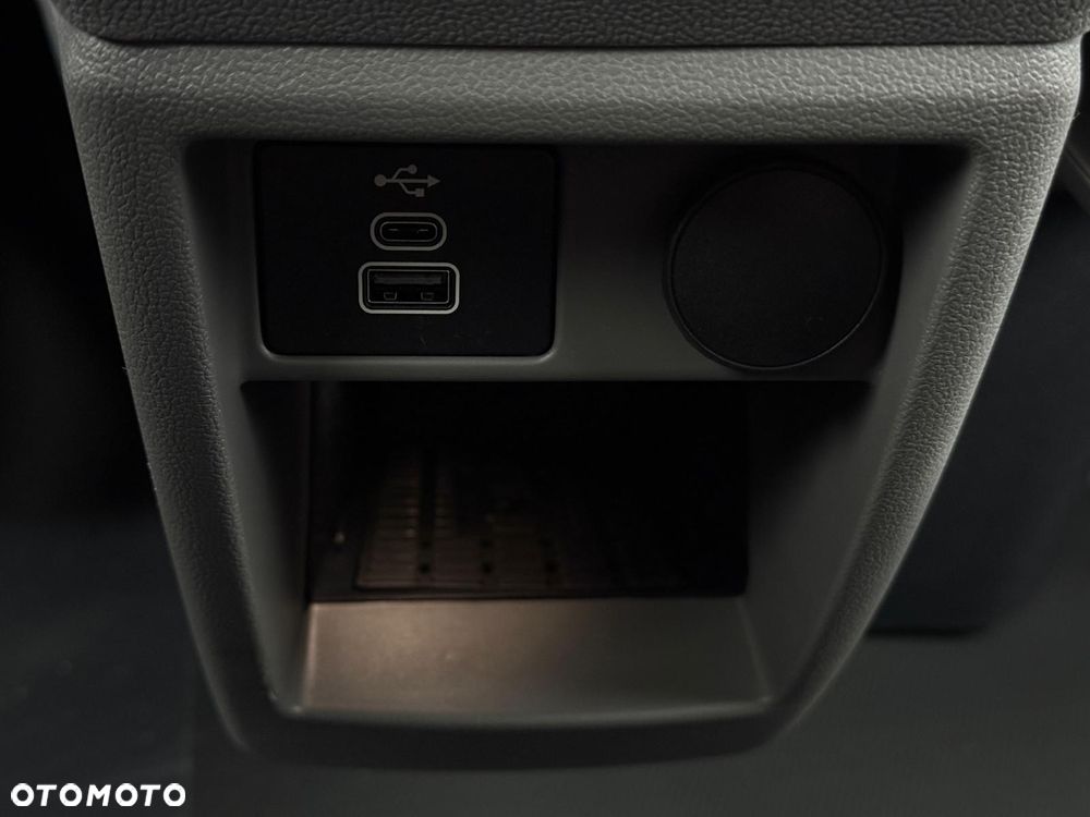 Volkswagen Caravelle 2.0 TDI L2 - 15