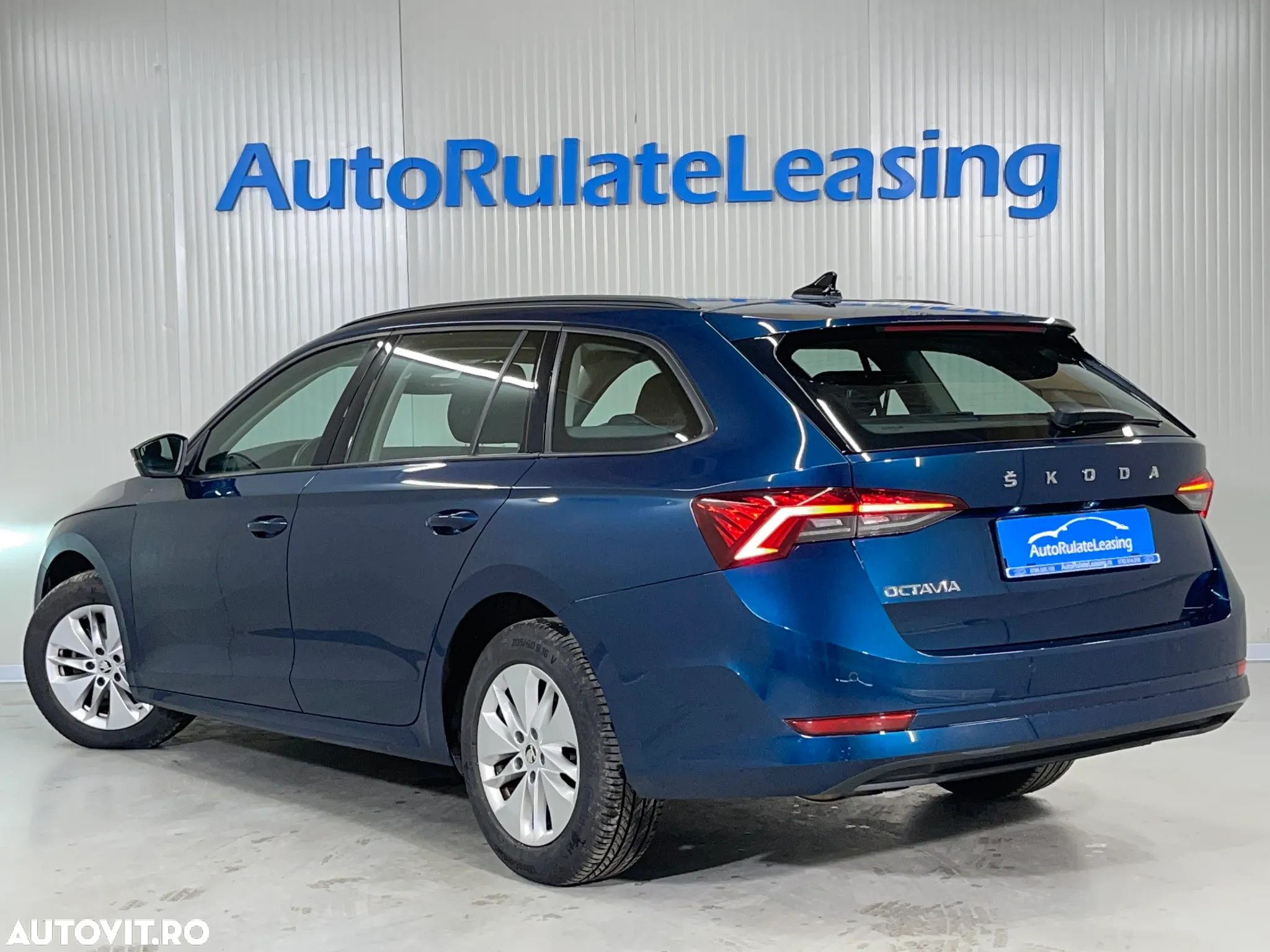 Skoda Octavia Combi 2.0 TDI DSG Ambition - 4