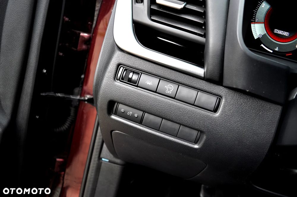 Nissan Qashqai 1.3 DIG-T mHEV N-Connecta - 31