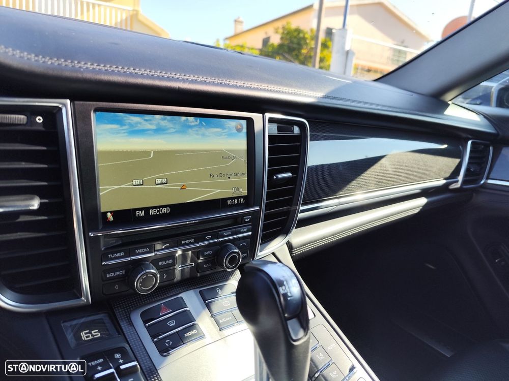 Porsche Panamera Diesel Platinum Edition - 13