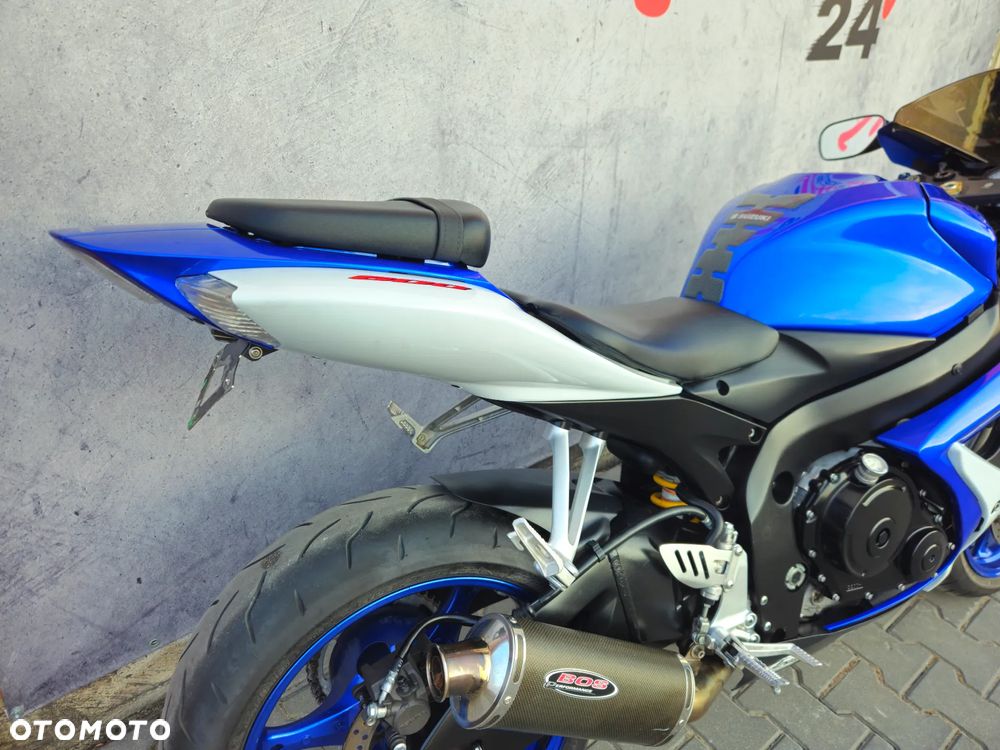 Suzuki GSX-R - 25