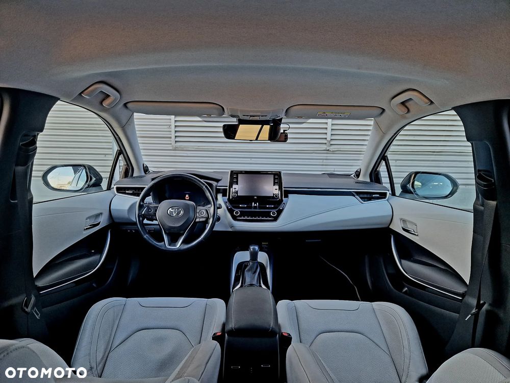 Toyota Corolla 2.0 Hybrid Executive - 25