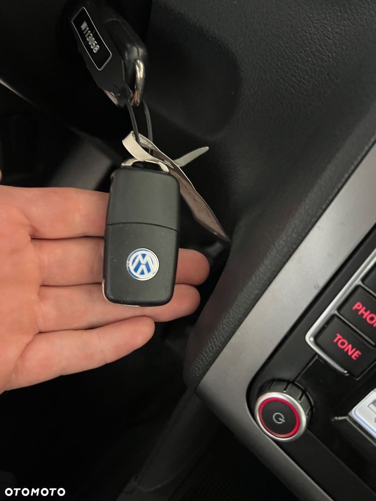 Volkswagen Touran 2.0 TDI DPF BlueMotion Technology Comfortline - 33