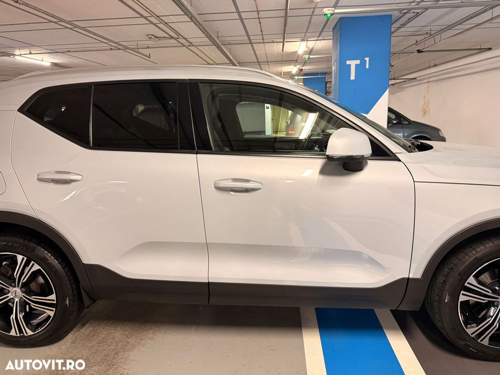 Volvo XC 40 B4 B AWD Geartronic Momentum Pro - 4