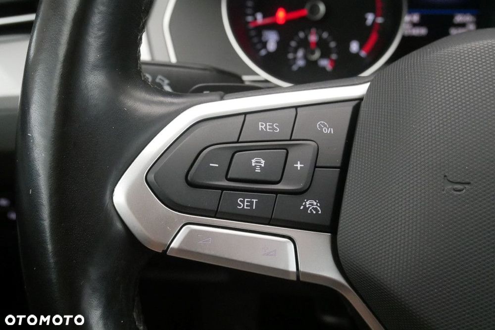Volkswagen Passat Variant 2.0 TSI Business DSG - 23