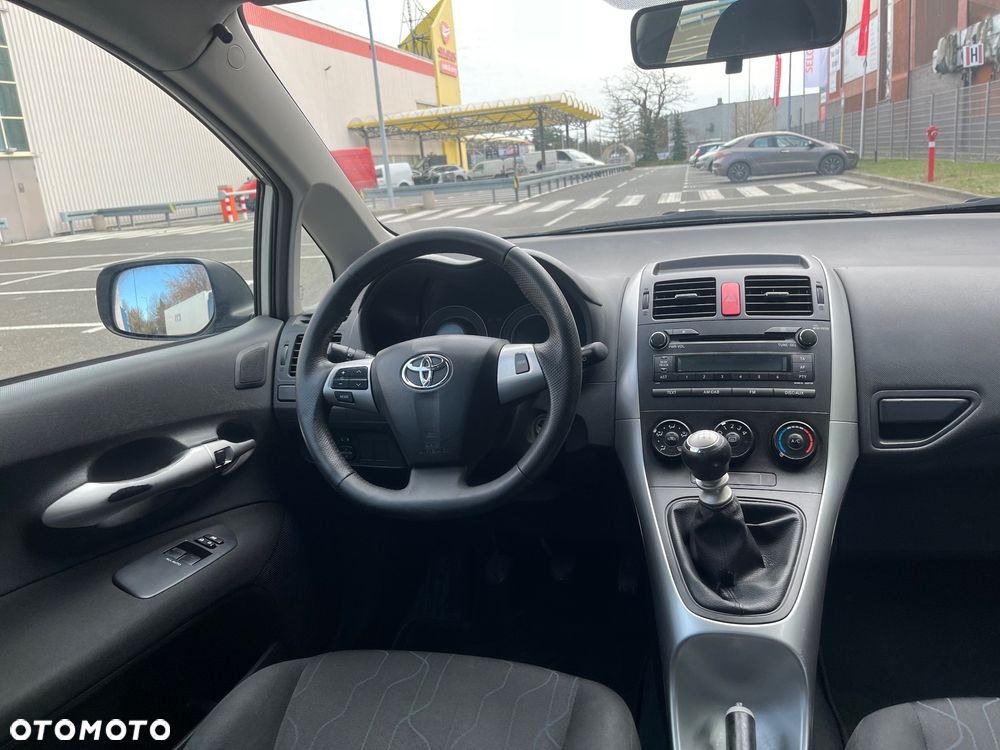 Toyota Auris 1.33 VVT-i Terra - 12
