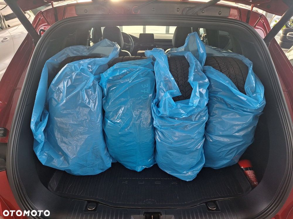 Ford Kuga 1.5 EcoBoost FWD ST-Line X - 17