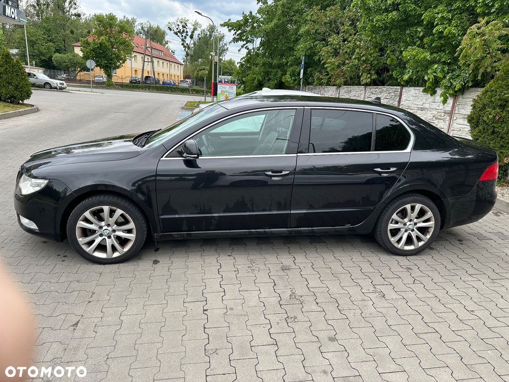 Skoda Superb 2.0 TDI Elegance DSG - 2