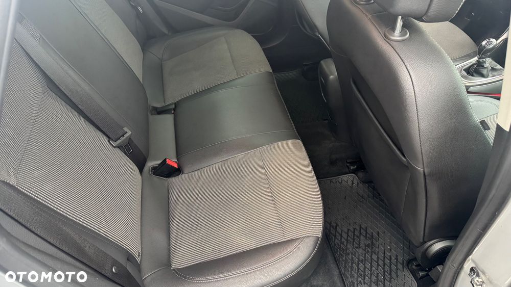 Opel Astra - 25