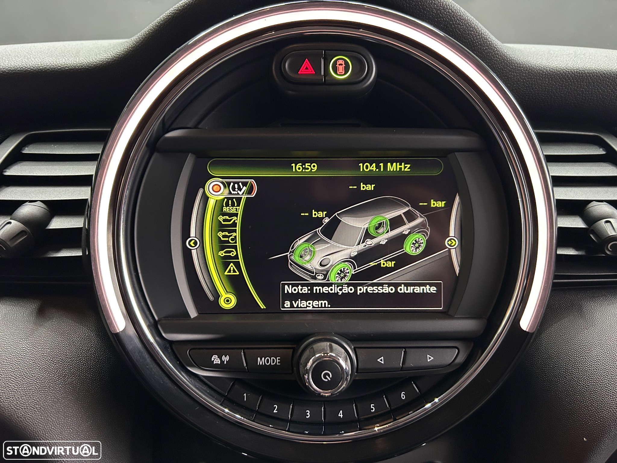 MINI 5 Portas Cooper D Auto - 53