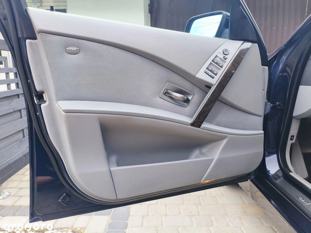 BMW Seria 5 2005 photo 4