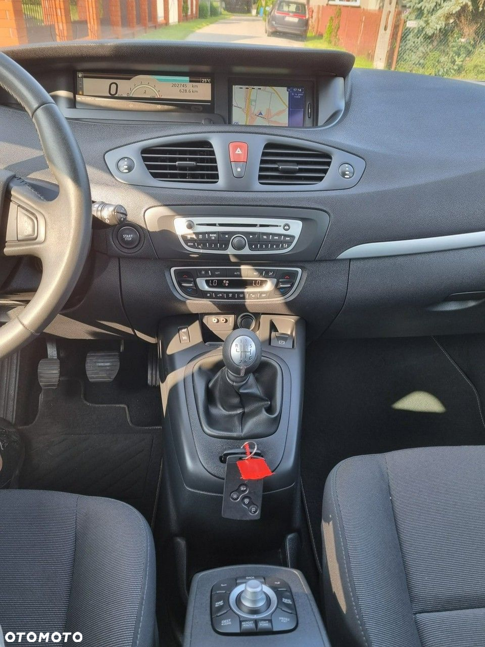 Renault Grand Scenic - 13