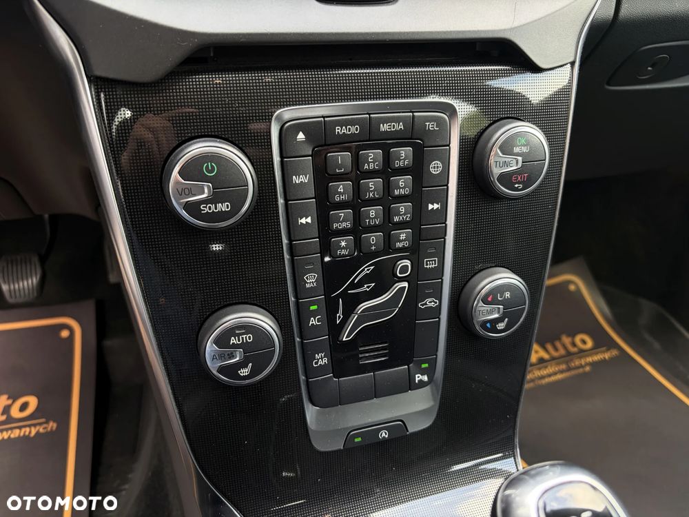 Volvo V40 T3 Momentum - 29