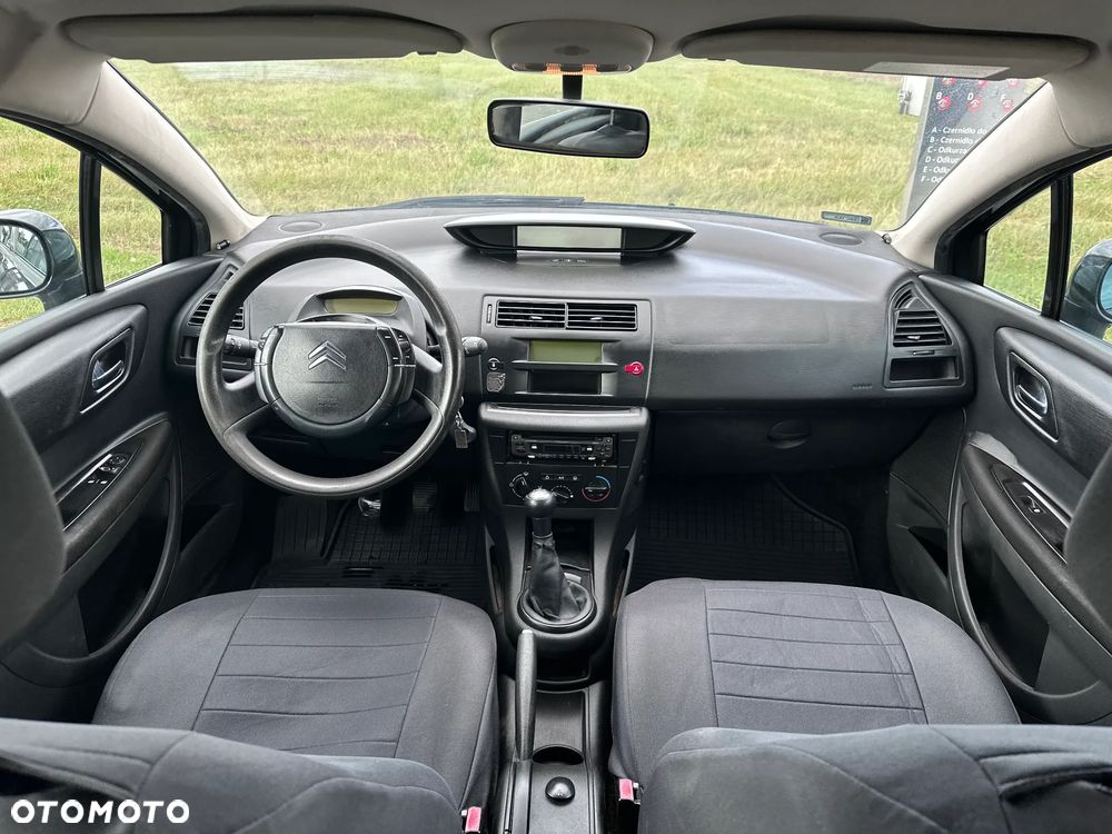 Citroën C4 1.4 16V X - 8