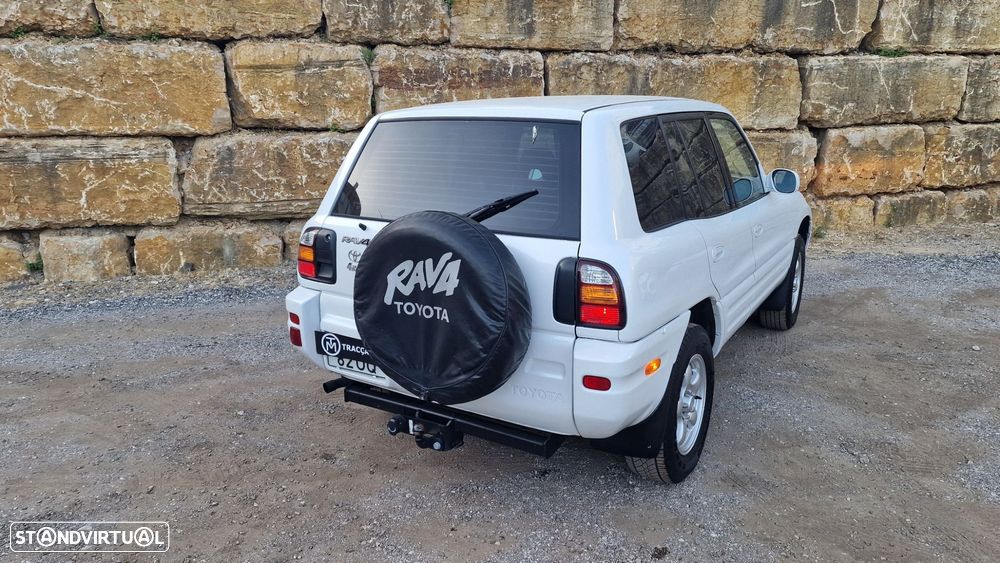Toyota RAV4 - 8
