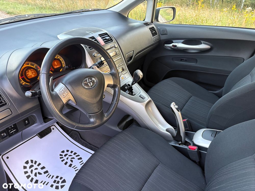 Toyota Auris 1.6 VVT-i Premium MM - 17