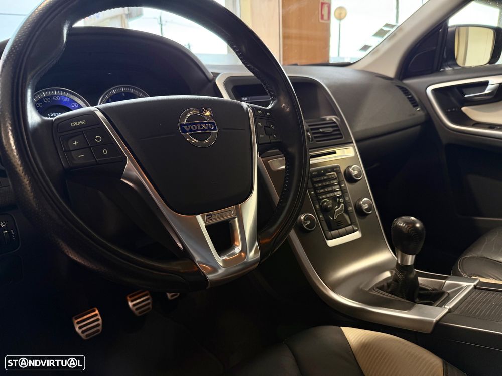 Volvo XC 60 2.0 D3 Drive R-Design - 5