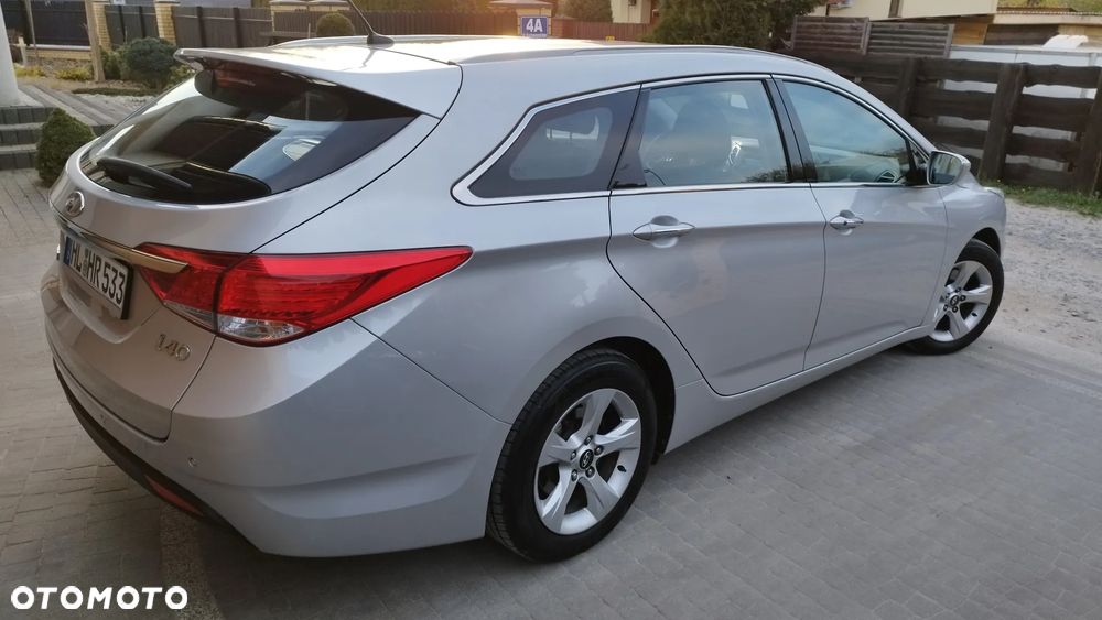 Hyundai i40 Kombi blue 1.6 Family - 9