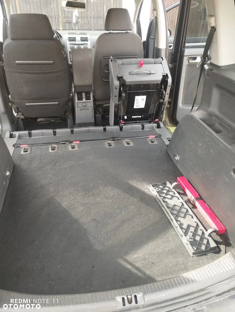 Volkswagen Touran - 17