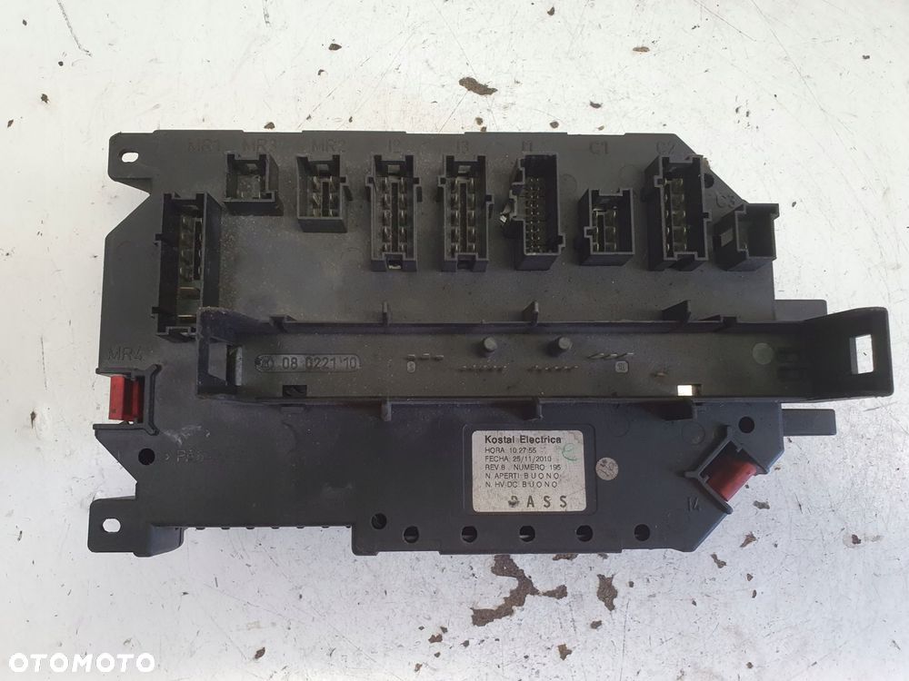 Mercedes C216 W216 CL63 SKRZYNKA BEZPIECZNIKÓW moduł SAM BSI A2219067300 - 7